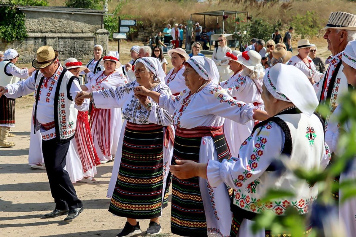 В Рогах впервые прошёл районный фестиваль «Ла ватра извоарелор», посвящённый возрождению сельских родников В Рогах впервые прошёл районный фестиваль «Ла ватра извоарелор», посвящённый возрождению сельских родников