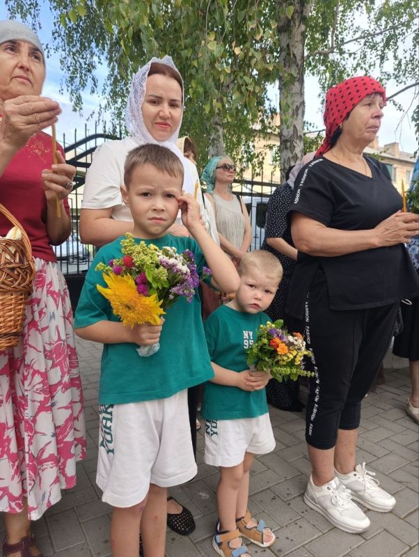 19 августа православные празднуют Преображение Господне, в народе – Яблочный Спас 19 августа православные празднуют Преображение Господне, в народе – Яблочный Спас