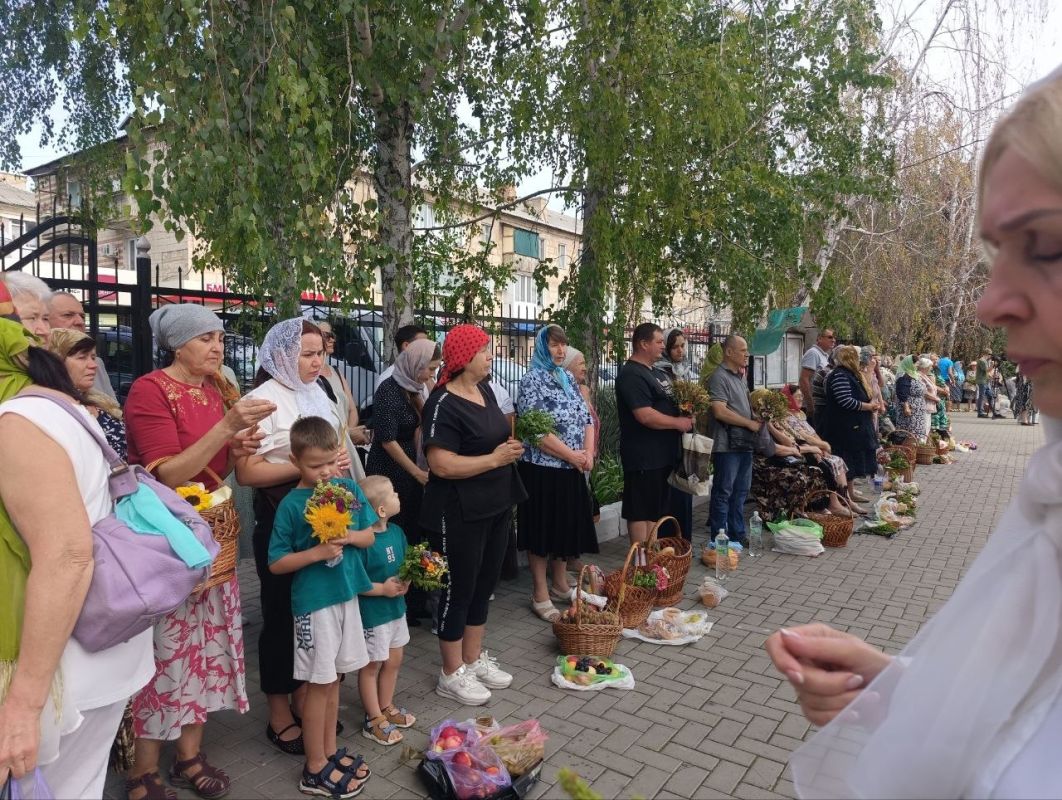 19 августа православные празднуют Преображение Господне, в народе – Яблочный Спас 19 августа православные празднуют Преображение Господне, в народе – Яблочный Спас