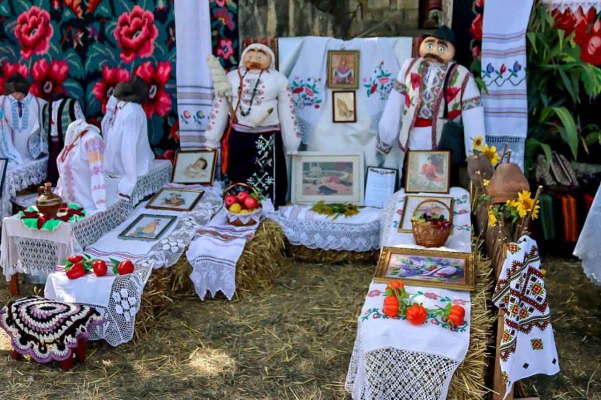 В Рогах впервые прошёл районный фестиваль «Ла ватра извоарелор», посвящённый возрождению сельских родников В Рогах впервые прошёл районный фестиваль «Ла ватра извоарелор», посвящённый возрождению сельских родников