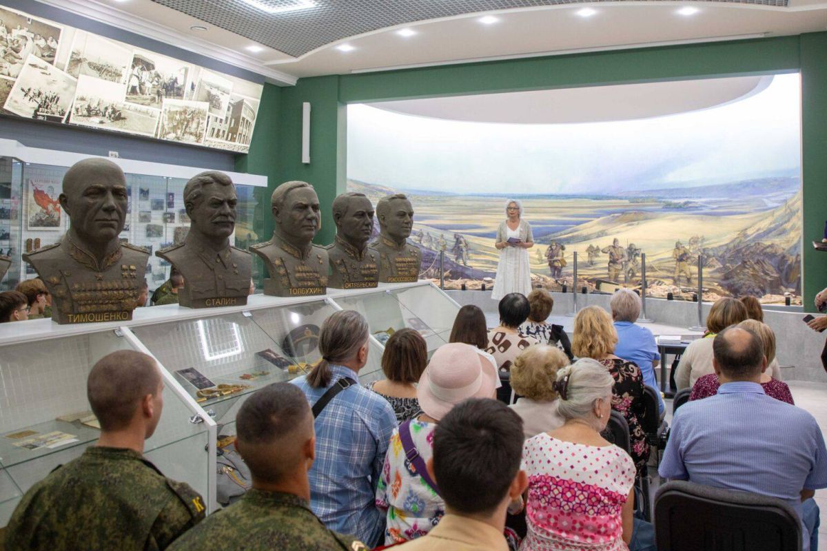 В ТИРАСПОЛЕ ПРЕЗЕНТОВАЛИ СБОРНИК ПОЭЗИИ «ДА, НАМ ДАЛАСЬ ПОБЕДА НЕЛЕГКО» В ТИРАСПОЛЕ ПРЕЗЕНТОВАЛИ СБОРНИК ПОЭЗИИ «ДА, НАМ ДАЛАСЬ ПОБЕДА НЕЛЕГКО»