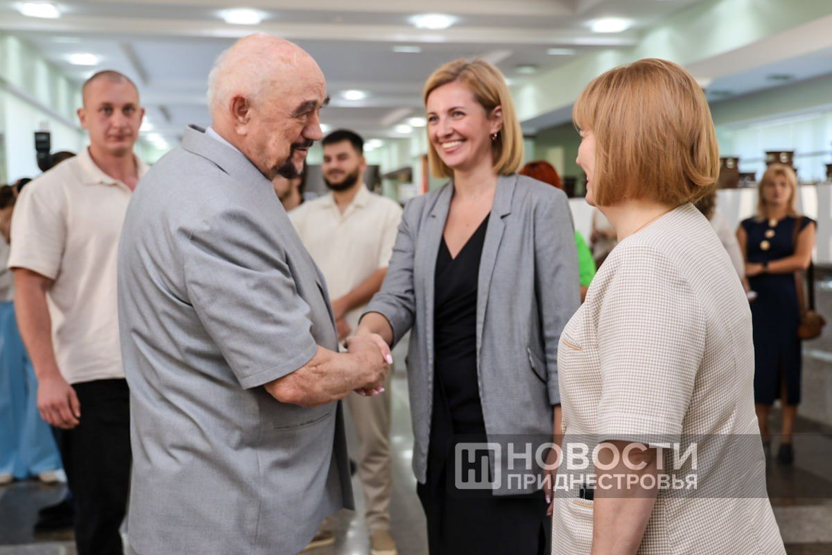 Более 600 педагогов со всего Приднестровья сегодня собрались во Дворце Республики в Тирасполе на Республиканский педагогический форум Более 600 педагогов со всего Приднестровья сегодня собрались во Дворце Республики в Тирасполе на Республиканский педагогический форум