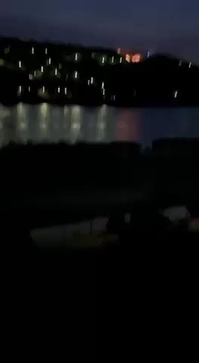 Жители Рыбницы снимают пожар в Резине
