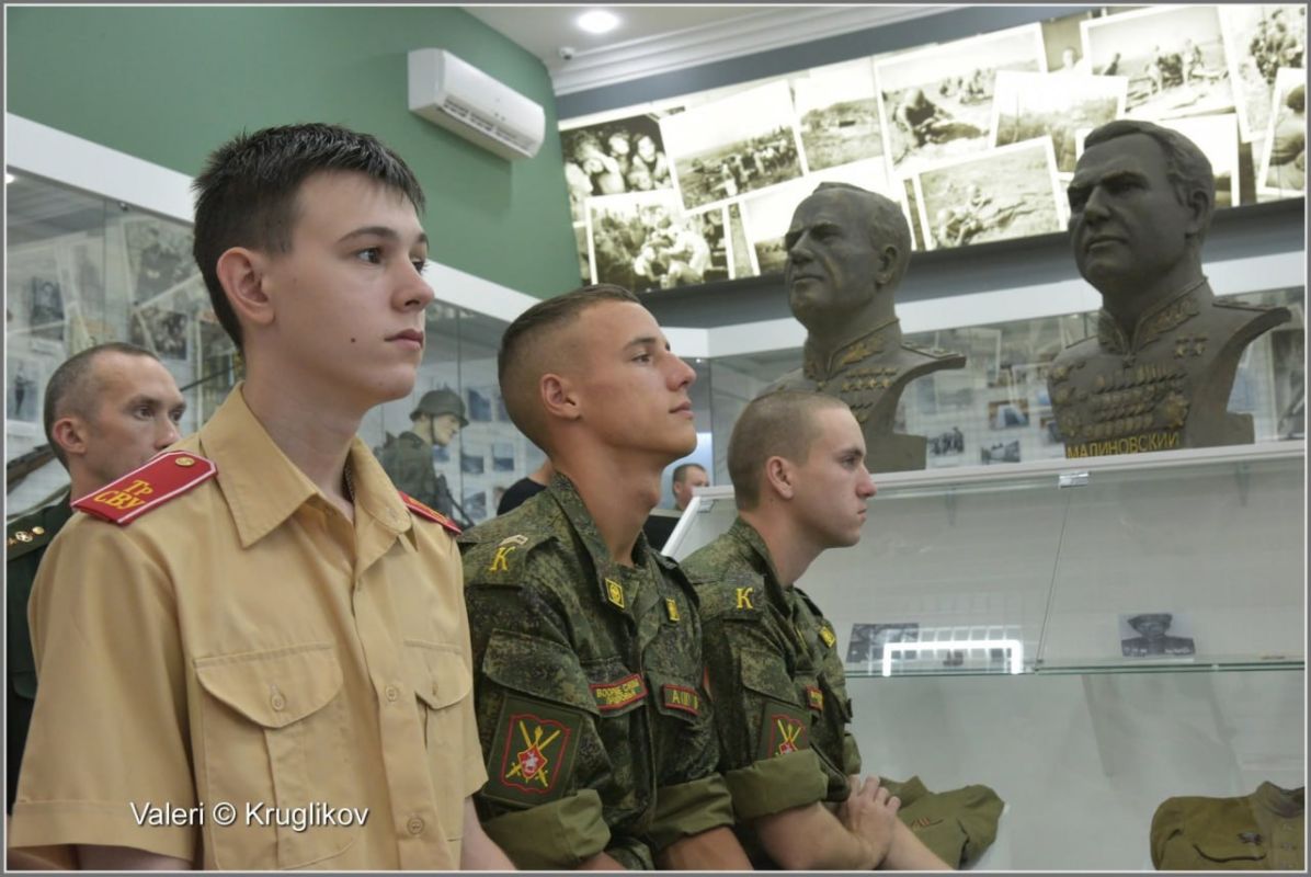 Накануне в Приднестровском историко-краеведческом музее прошла литературно-мемориальная программа Союза писателей Приднестровья «Отчизна – в нас! И в нас – ее судьба!» Накануне в Приднестровском историко-краеведческом музее прошла литературно-мемориальная программа Союза писателей Приднестровья «Отчизна – в нас! И в нас – ее судьба!»