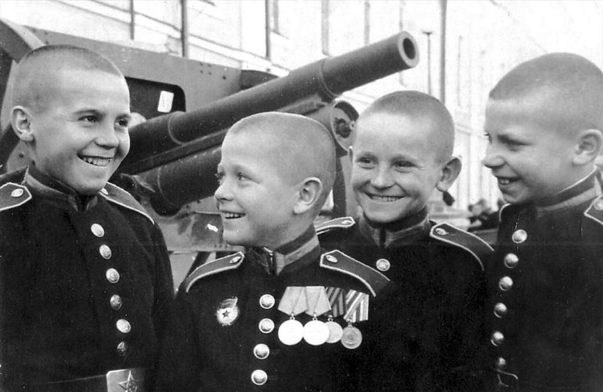 21 АВГУСТА 1943 ГОДА – ДАТА СОЗДАНИЯ СУВОРОВСКИХ ВОЕННЫХ УЧИЛИЩ 21 АВГУСТА 1943 ГОДА – ДАТА СОЗДАНИЯ СУВОРОВСКИХ ВОЕННЫХ УЧИЛИЩ