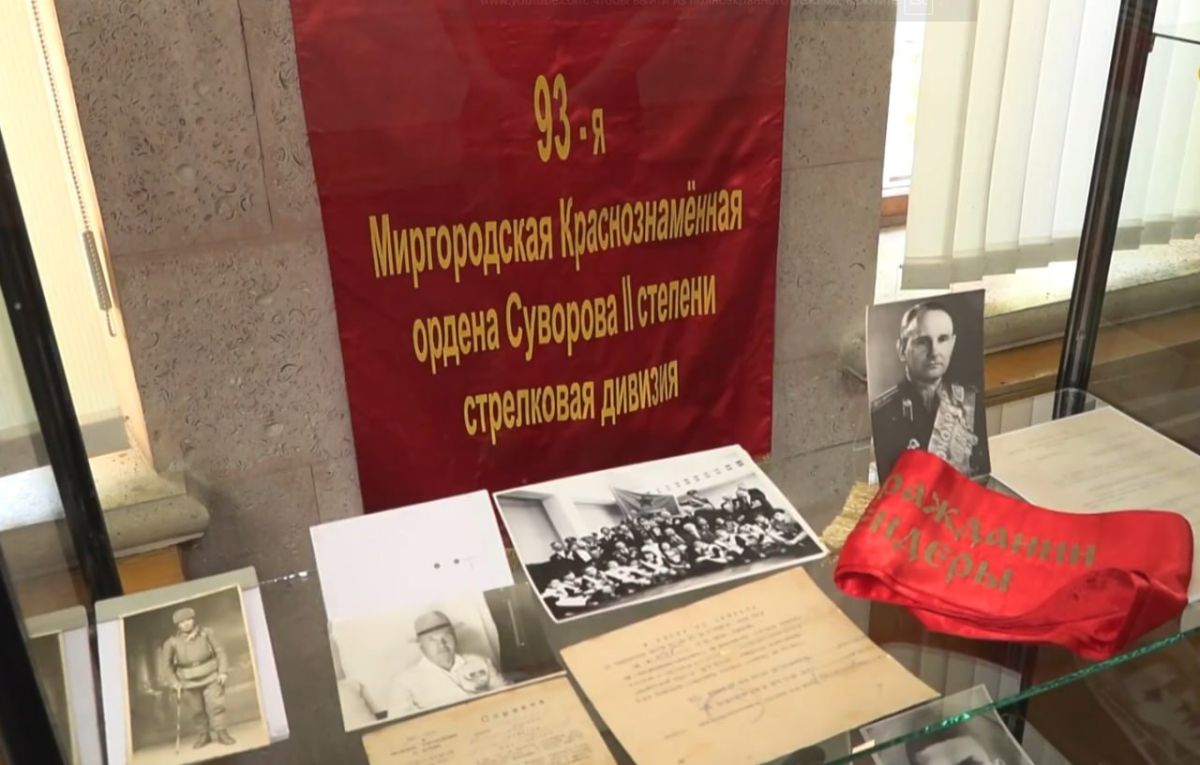 Выставка «Шагнувшие в бессмертие» открылась в Бендерском историко-краеведческом музее Выставка «Шагнувшие в бессмертие» открылась в Бендерском историко-краеведческом музее