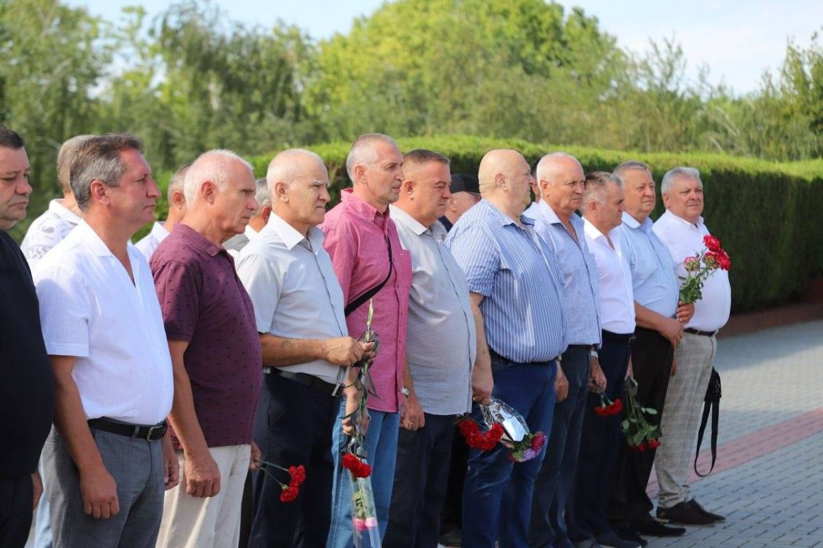 Те, кто однажды выбрал служить Те, кто однажды выбрал служить