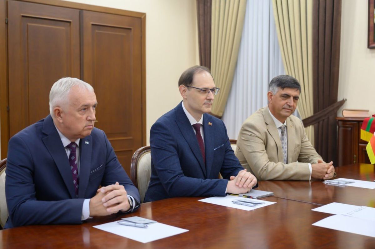 Вадим Красносельский встретился с руководителями представительств Абхазии и Южной Осетии Вадим Красносельский встретился с руководителями представительств Абхазии и Южной Осетии