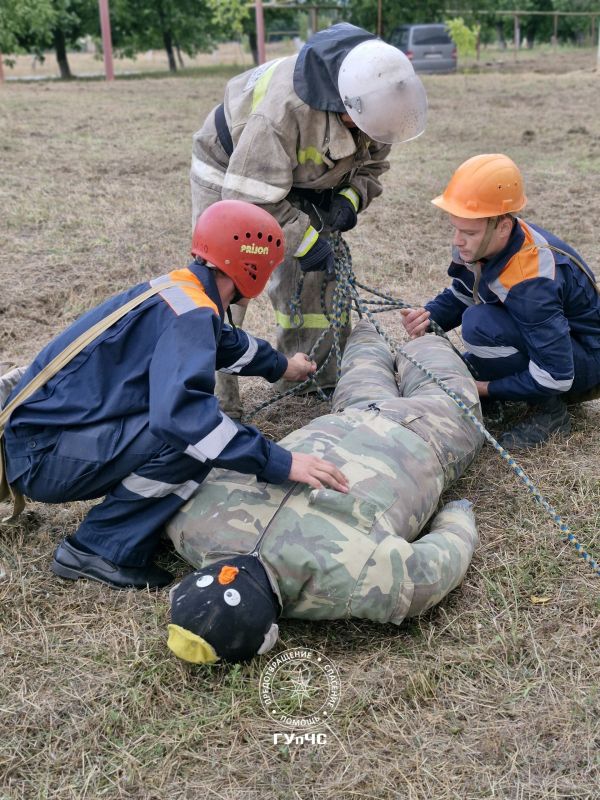 Взрыв бытового газа в многоквартирном доме — легенда учений Гражданской защиты в Григориополе Взрыв бытового газа в многоквартирном доме — легенда учений Гражданской защиты в Григориополе