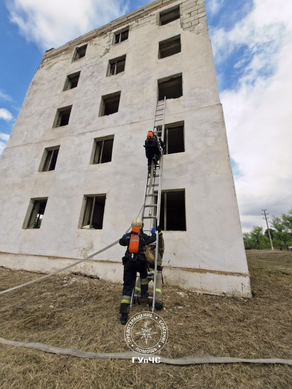 Взрыв бытового газа в многоквартирном доме — легенда учений Гражданской защиты в Григориополе Взрыв бытового газа в многоквартирном доме — легенда учений Гражданской защиты в Григориополе
