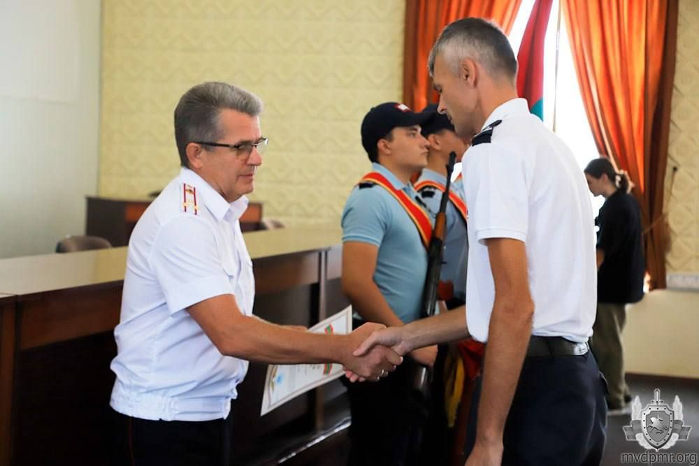 Столичную милицию поздравили с Днём Республики Столичную милицию поздравили с Днём Республики