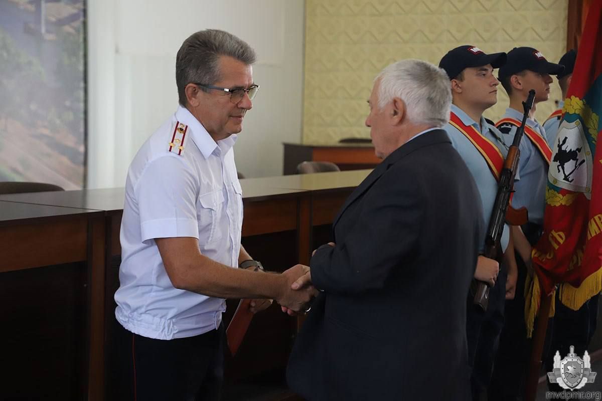 Столичную милицию поздравили с Днём Республики Столичную милицию поздравили с Днём Республики