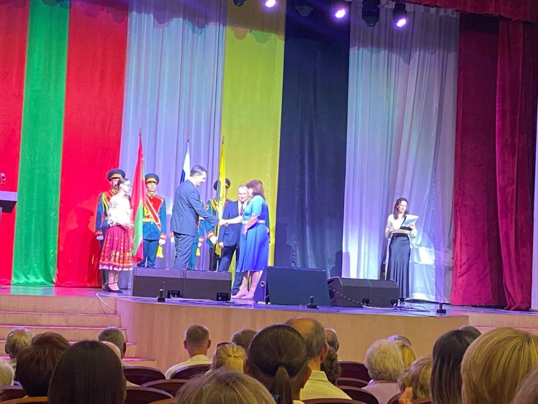 К 36-й годовщине образования ПМР государственными наградами отмечены жители Бендер К 36-й годовщине образования ПМР государственными наградами отмечены жители Бендер