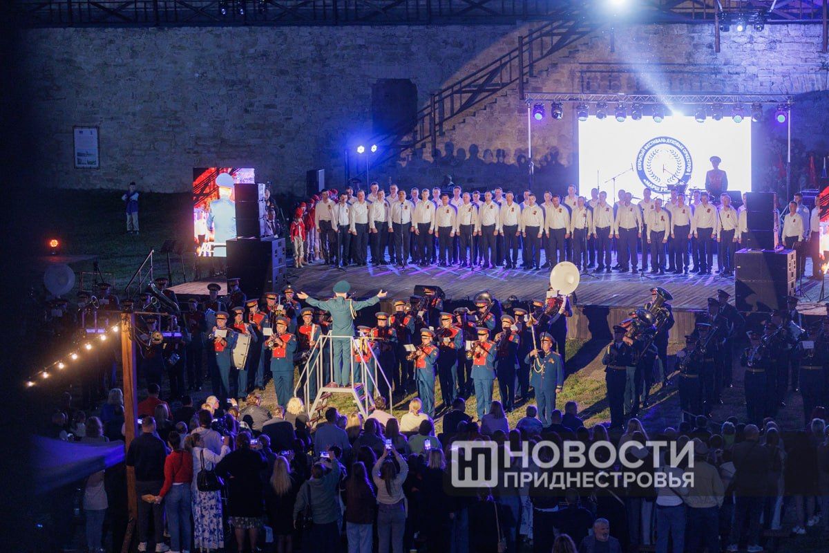 Оркестр Главного штаба Вооруженных сил ПМР нельзя представить без его бессменного дирижёра Виталия Васильевича Войнова Оркестр Главного штаба Вооруженных сил ПМР нельзя представить без его бессменного дирижёра Виталия Васильевича Войнова