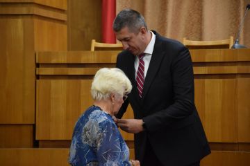 Полвека с аккордеоном: преподаватель из Каменки удостоена медали имени Рубинштейна