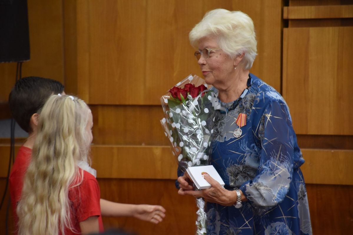 Полвека с аккордеоном: преподаватель из Каменки удостоена медали имени Рубинштейна Полвека с аккордеоном: преподаватель из Каменки удостоена медали имени Рубинштейна