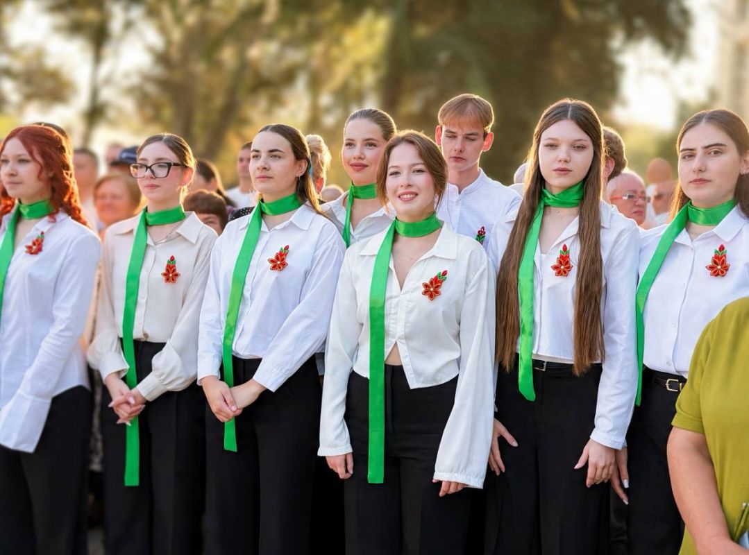 Торжественная линейка, посвящённая Дню знаний, прошла в МОУ "ДСШ №1 им. Б.С. Паламарчука" Торжественная линейка, посвящённая Дню знаний, прошла в МОУ "ДСШ №1 им. Б.С. Паламарчука"