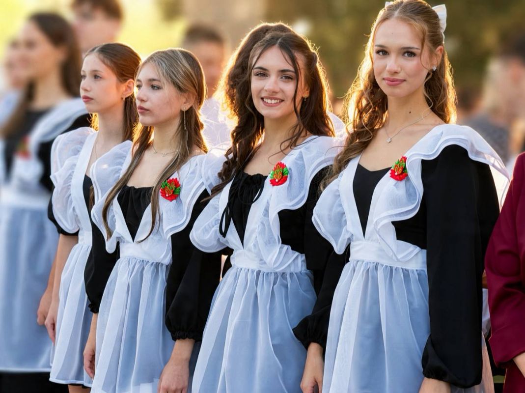 Торжественная линейка, посвящённая Дню знаний, прошла в МОУ "ДСШ №1 им. Б.С. Паламарчука" Торжественная линейка, посвящённая Дню знаний, прошла в МОУ "ДСШ №1 им. Б.С. Паламарчука"