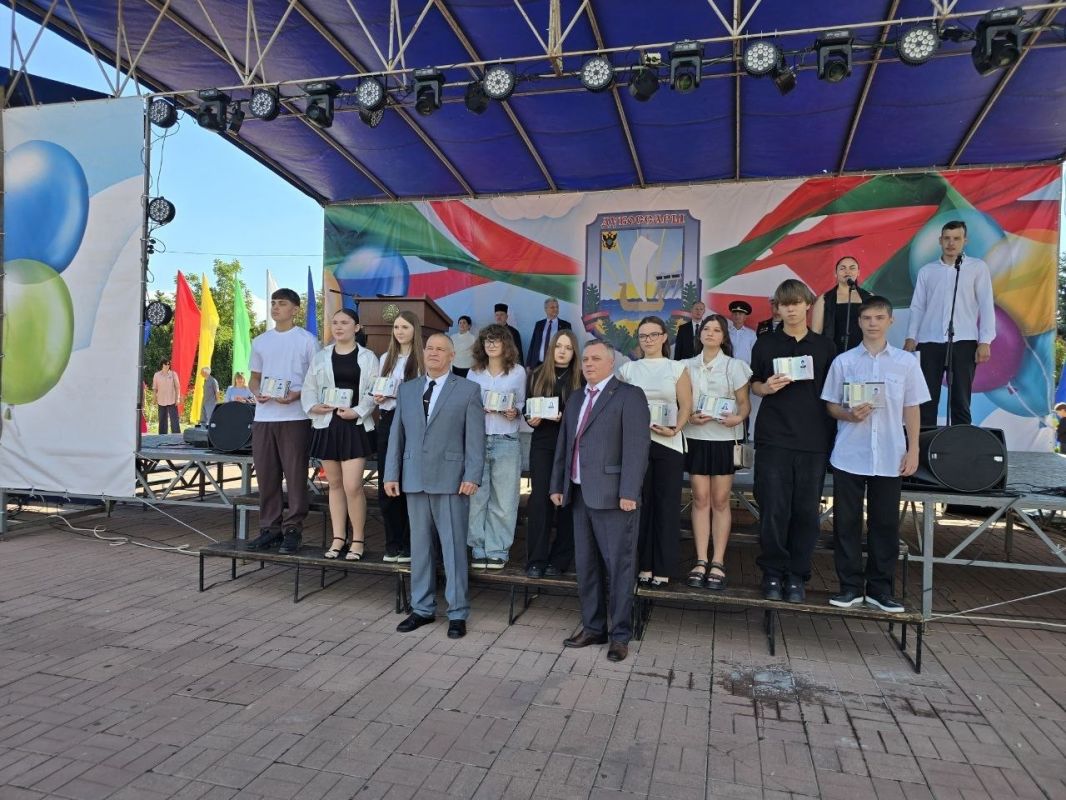 В Дубоссарах прошла торжественная церемония вручения государственных наград В Дубоссарах прошла торжественная церемония вручения государственных наград
