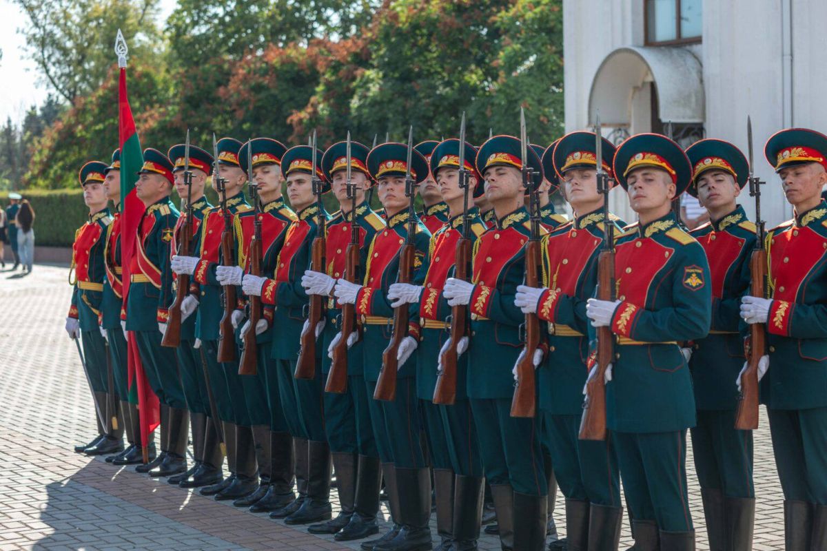 ПРИДНЕСТРОВЦЫ ОТМЕЧАЮТ 36-Ю ГОДОВЩИНУ ОБРАЗОВАНИЯ РЕСПУБЛИКИ ПРИДНЕСТРОВЦЫ ОТМЕЧАЮТ 36-Ю ГОДОВЩИНУ ОБРАЗОВАНИЯ РЕСПУБЛИКИ