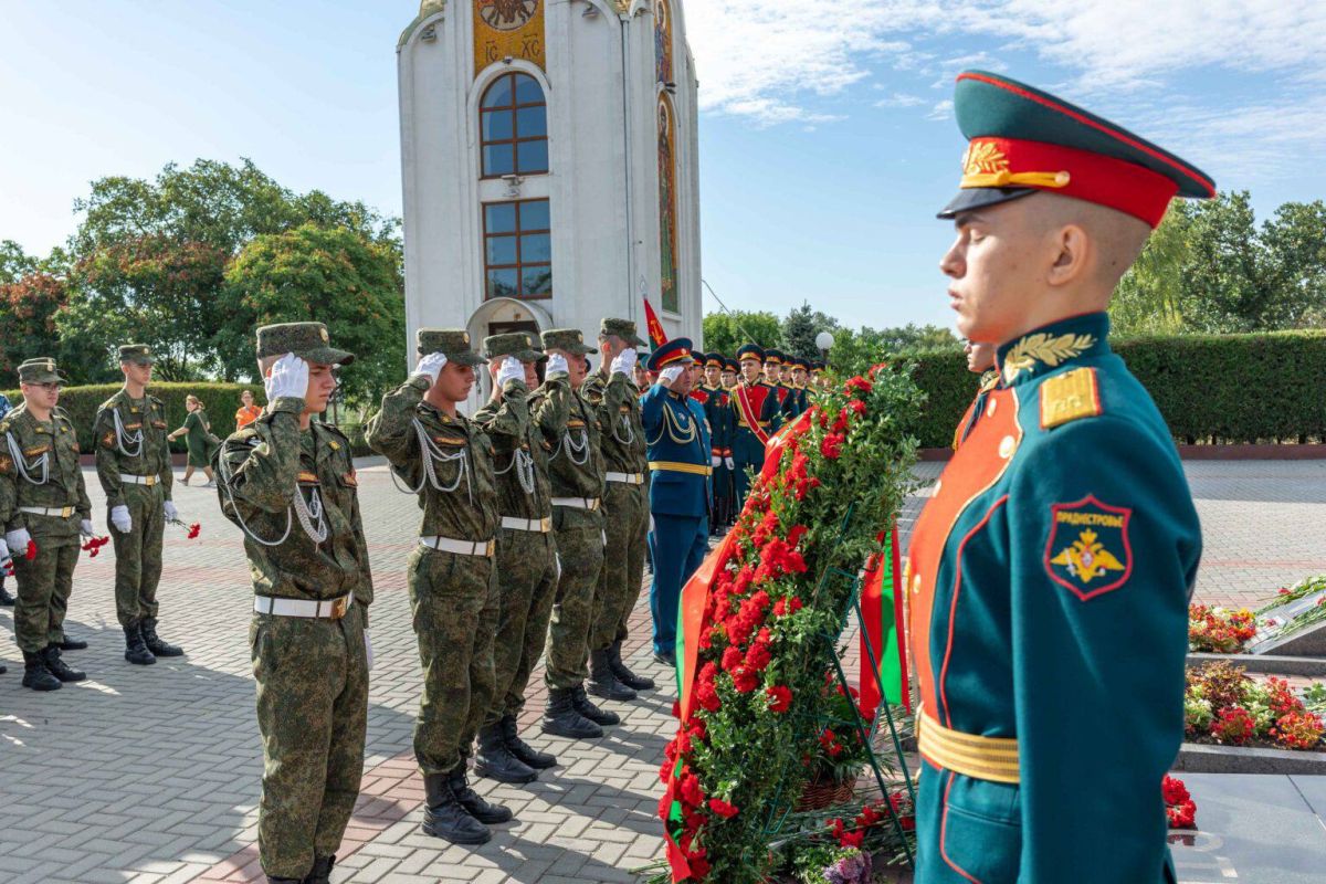 ПРИДНЕСТРОВЦЫ ОТМЕЧАЮТ 36-Ю ГОДОВЩИНУ ОБРАЗОВАНИЯ РЕСПУБЛИКИ ПРИДНЕСТРОВЦЫ ОТМЕЧАЮТ 36-Ю ГОДОВЩИНУ ОБРАЗОВАНИЯ РЕСПУБЛИКИ