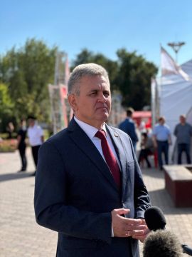 Президент Красносельский – о снижении консульского сбора для приднестровцев за приём в гражданство РФ: «Вопрос решён. Цены снижены. Они остались в том диапазоне, в котором были раньше»