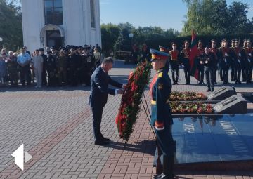 На Мемориале Славы в Тирасполе проходит церемония возложения цветов