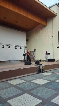 В эти минуты в Летнем кинотеатре Слободзеи начинается концерт финалиста российских музыкальных шоу «Ну-ка, все вместе!» и «Голос», серебряного призёра международного фестиваля искусств «Славянский базар в Витебске» Алексея...