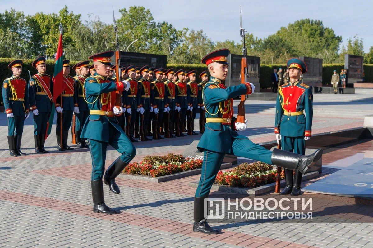Послевкусие Дня Республики – в нашем фоторепортаже Послевкусие Дня Республики – в нашем фоторепортаже
