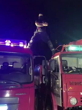 Немного сурового пожарного настроения — в стиле Жан-Клода Ван Дамма