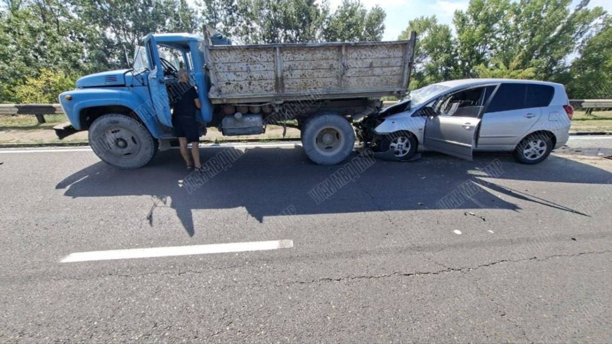 Не выдержала дистанцию: ДТП на мосту через Днестр Не выдержала дистанцию: ДТП на мосту через Днестр