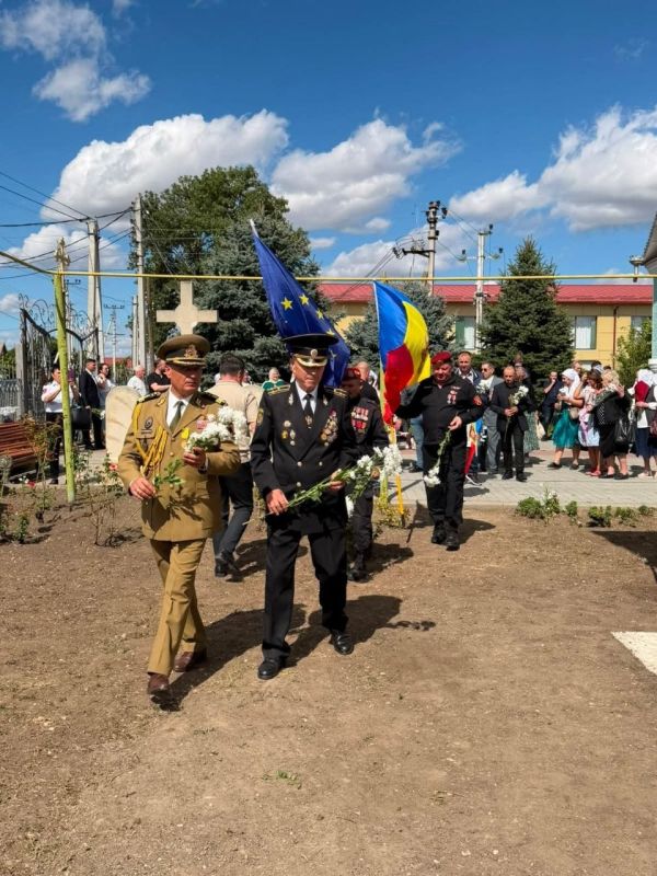 В Молдове продолжают устанавливать памятники союзникам Гитлера В Молдове продолжают устанавливать памятники союзникам Гитлера