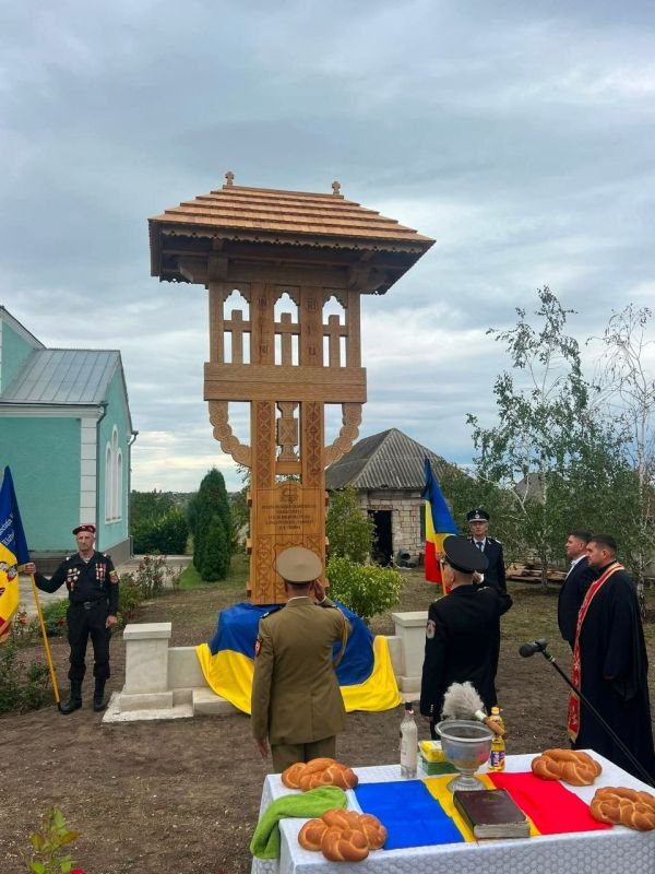 В Варнице открыли очередной памятник палачам Антонеску