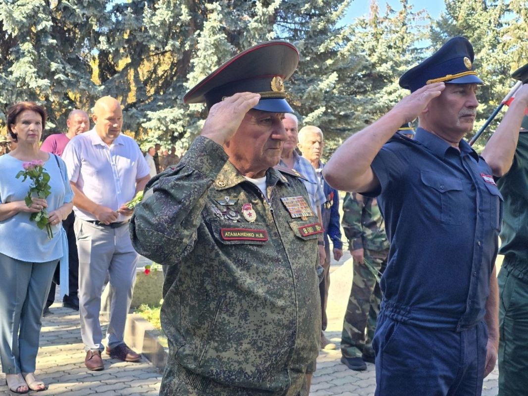 В Дубоссарах почтили память защитников Приднестровья В Дубоссарах почтили память защитников Приднестровья