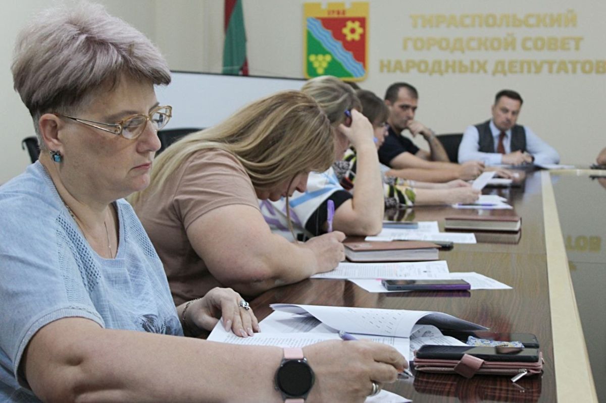 Представители столичной госадминистрации приняли участие в работе комиссий Горсовета по бюджету и предпринимательству Представители столичной госадминистрации приняли участие в работе комиссий Горсовета по бюджету и предпринимательству