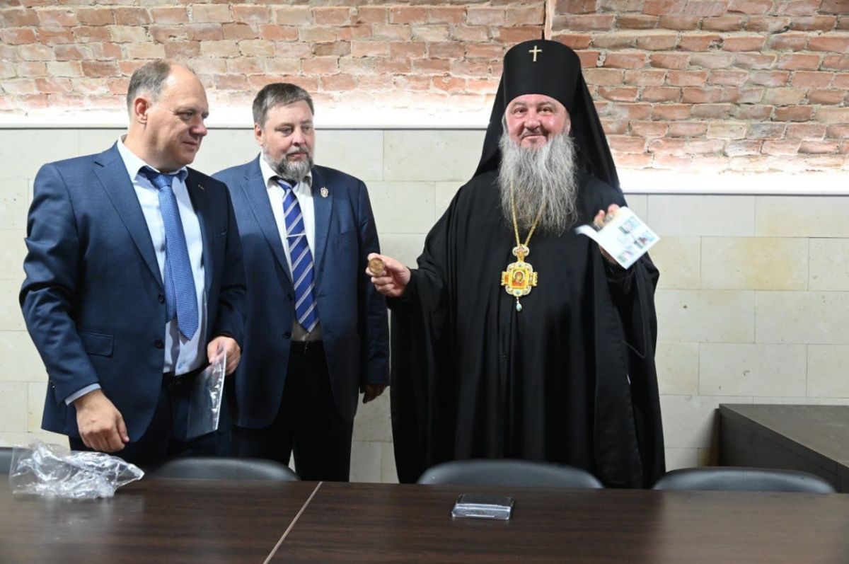 В воскресной школе при Александро-Невском храме открыли новый зал В воскресной школе при Александро-Невском храме открыли новый зал