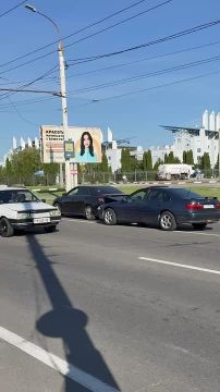 Две аварии в 50 метрах друг от друга случились на выезде из Тирасполя этим утром в час пик, когда все ехали на работу