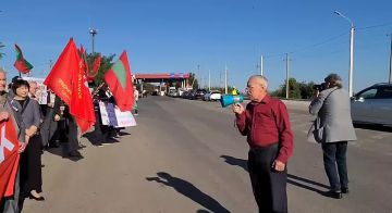 Среди участников митинга — защитники республики, в том числе те, кто в 1989–1992 годах отстаивал права приднестровцев