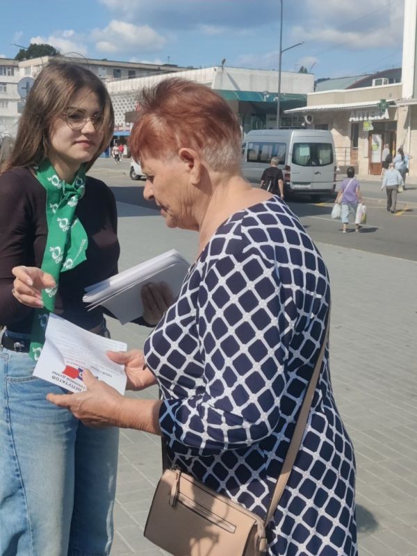 Более 1000 информационных буклетов сегодня раздавали активисты в Бендерах Более 1000 информационных буклетов сегодня раздавали активисты в Бендерах