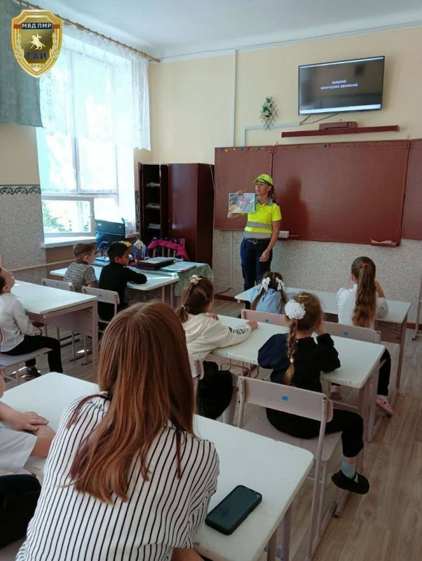 О безопасности – детям. . Инспекторы столичного ОГАИ приняли участие в «Неделе безопасности» О безопасности – детям. . Инспекторы столичного ОГАИ приняли участие в «Неделе безопасности»