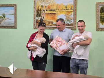 В Дубоссарах сегодня многодетной семье вручили сертификат на приобретение коляски