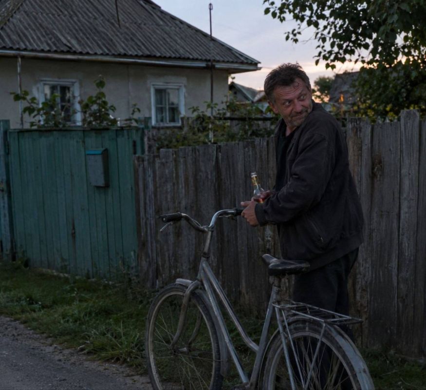 Присвоил чужой велосипед.