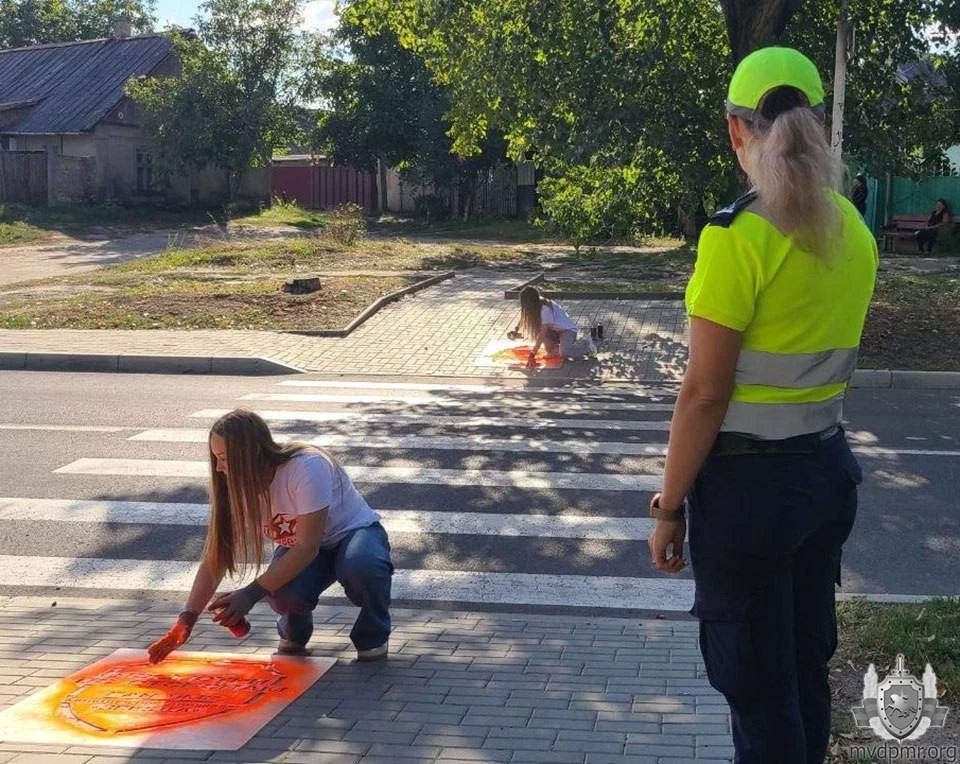 «Сними наушники» «Возьми ребёнка за руку» «Посмотри по сторонам» «Сними наушники» «Возьми ребёнка за руку» «Посмотри по сторонам»