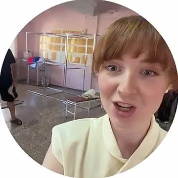 В 18-й школе на Балке готовятся к выборам в Госдуму, устанавливают кабинки для голосования