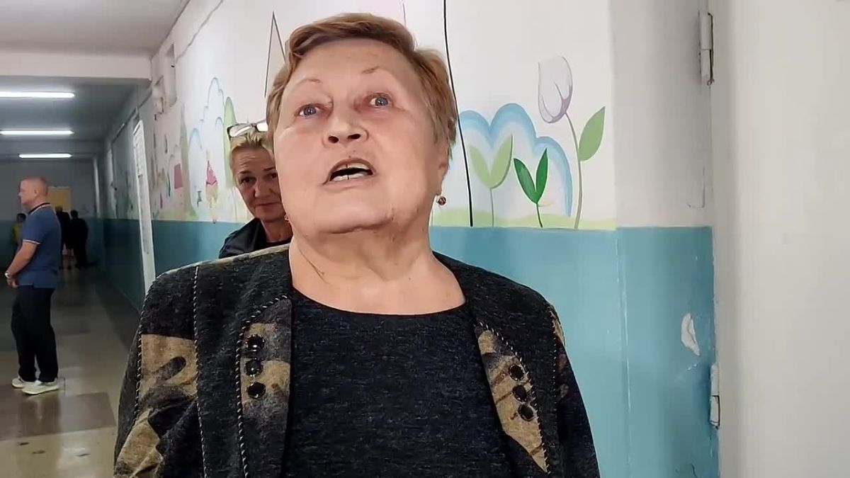 «Иду голосовать, чтобы в нашей стране, в Приднестровье, были мир и благополучие. И чтобы нас наконец признали», — сказала жительница Бендер