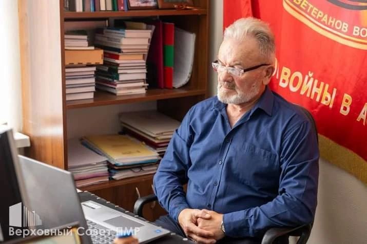 Надбавки за категорию при переходе на руководящую должность сохранят педагогическим работникам всех уровней образования – общего, профессионального и дополнительного Надбавки за категорию при переходе на руководящую должность сохранят педагогическим работникам всех уровней образования – общего, профессионального и дополнительного