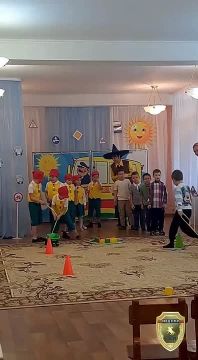 Сотрудники ГАИ в гостях у дошколят