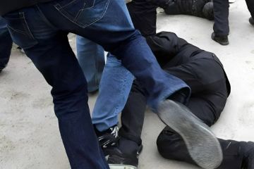 Не сошлись в музыке. В Бендерах 19 сентября утром возле магазина произошла драка между двумя молодыми людьми