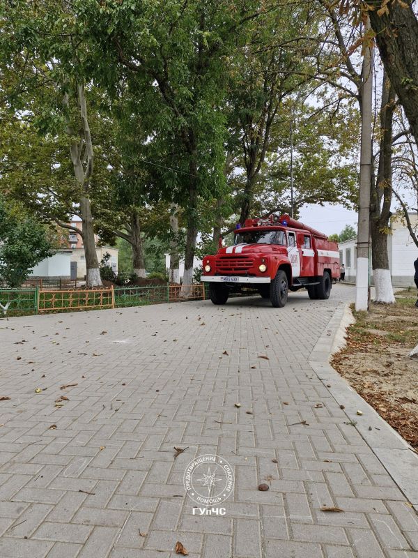 Возгорание в библиотеке — легенда тренировки по эвакуации в первой днестровской школе Возгорание в библиотеке — легенда тренировки по эвакуации в первой днестровской школе