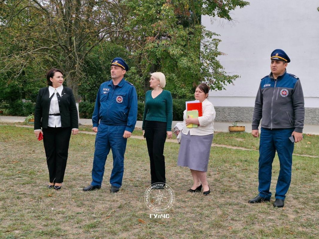 Возгорание в библиотеке – легенда тренировки по эвакуации в первой днестровской школе Возгорание в библиотеке – легенда тренировки по эвакуации в первой днестровской школе